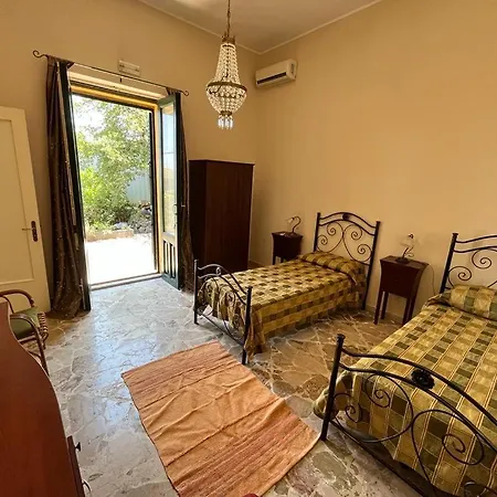 La Casa Del Pavone Bed & Breakfast *