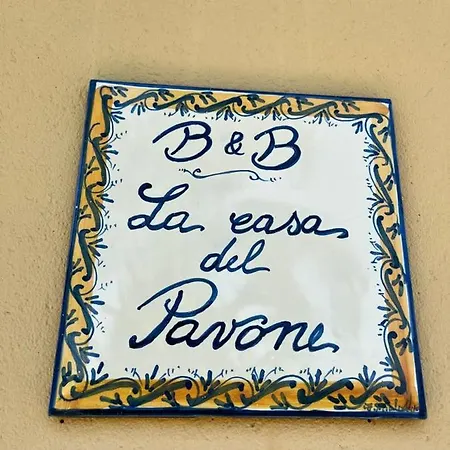 La Casa Del Pavone Bed & Breakfast *
